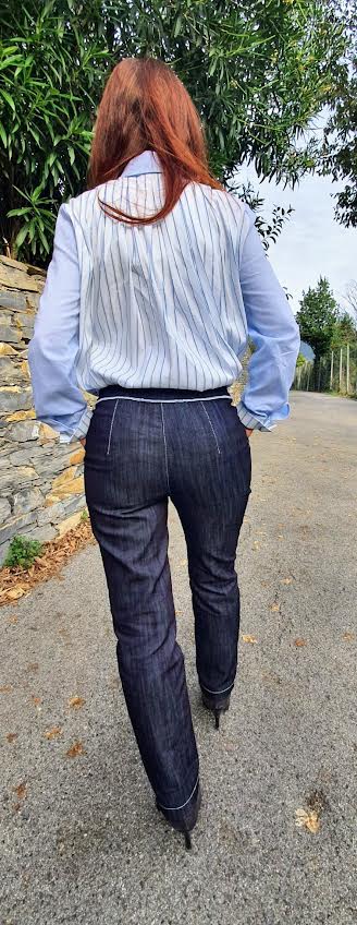 Jeans elasticizzato blu scuro modello Alina