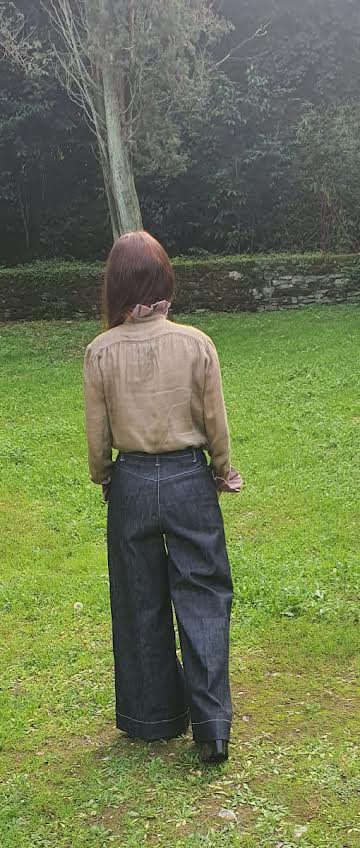 Jeans blu scuro a palazzo