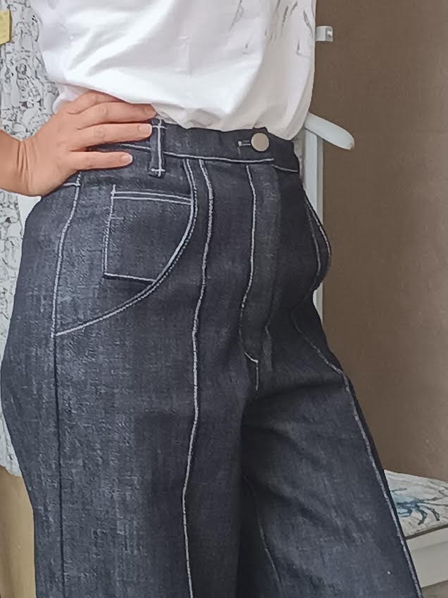 Jeans blu scuro a palazzo