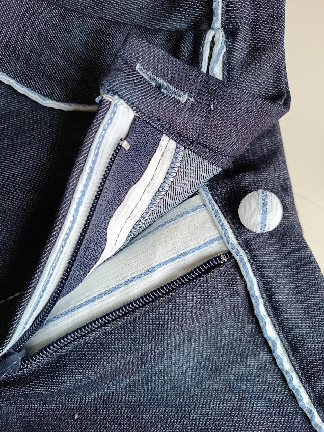 Jeans elasticizzato blu scuro modello Alina