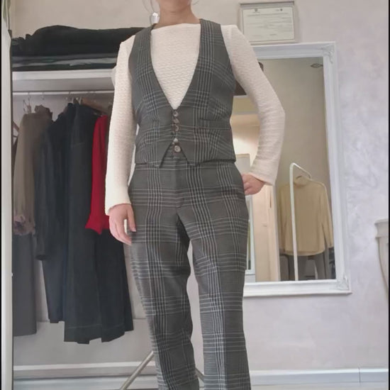 Video pantalone Ginevra portato con tacchi in versione più elegante