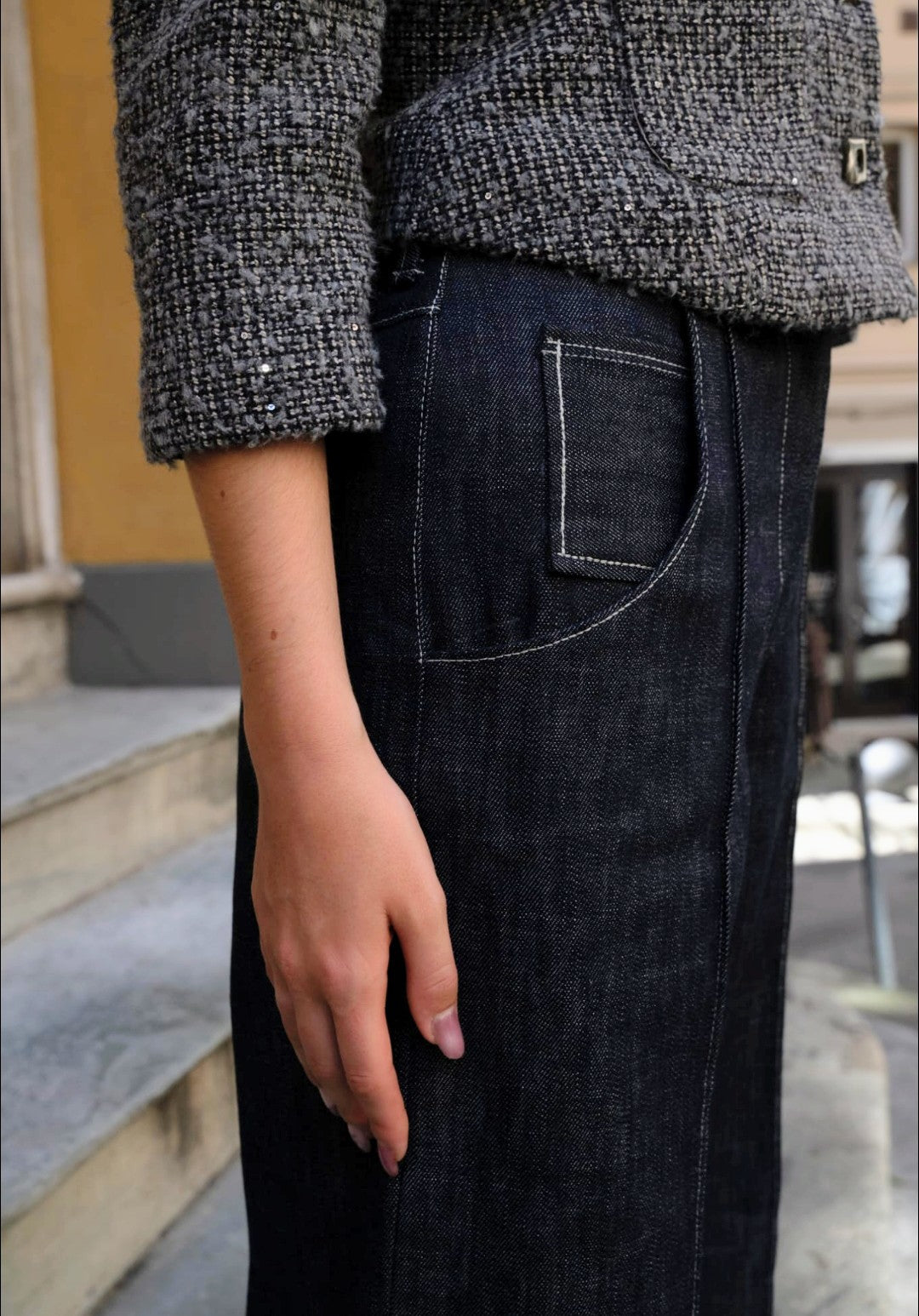 Pantalone Palazzo in Denim Rétro-Chic con Impunture Sartoriali