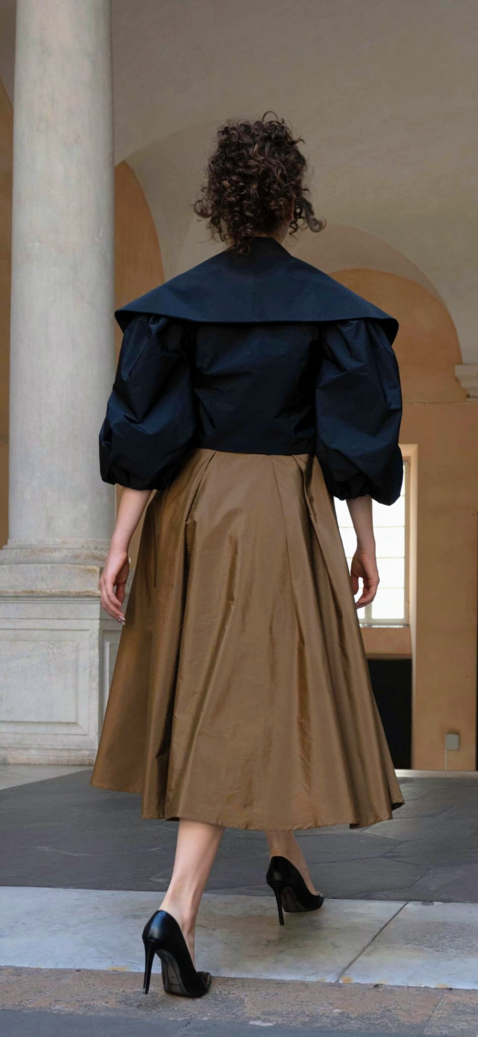 Giacca Bolero Sartoriale Nera in Taffetà di Seta