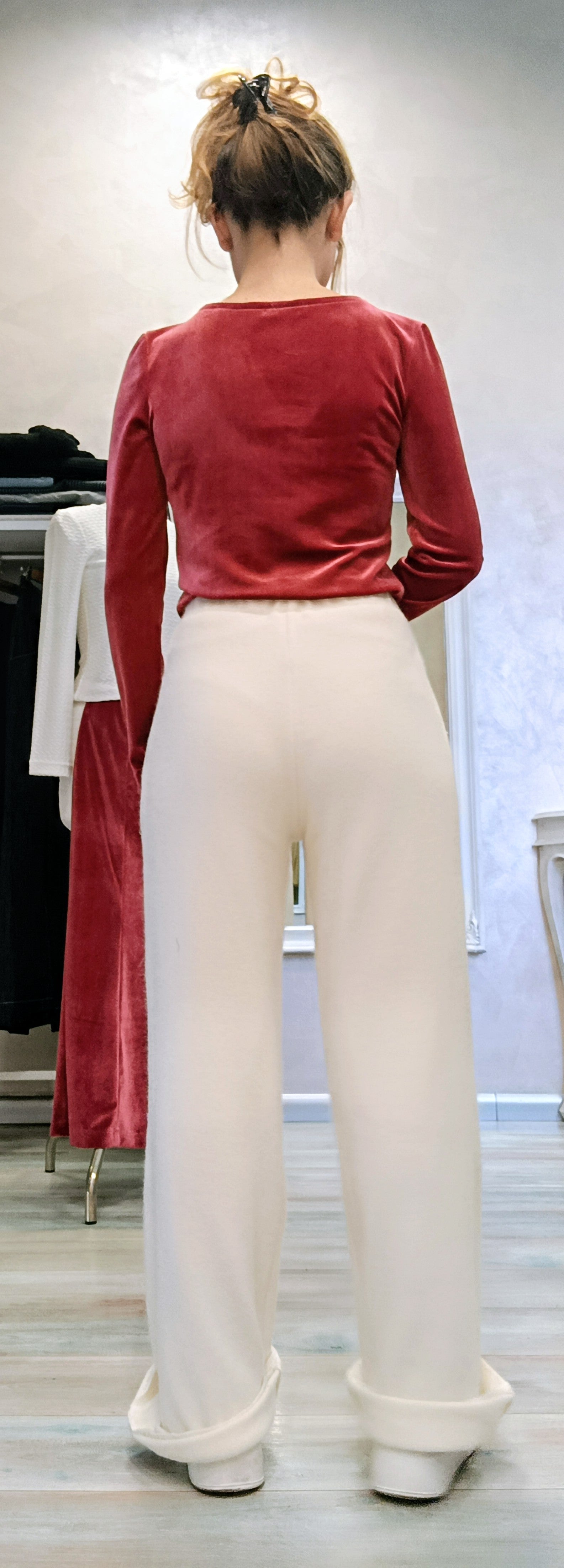  Pantalone Bianca avorio, vista posteriore con dettaglio vita elasticizzata