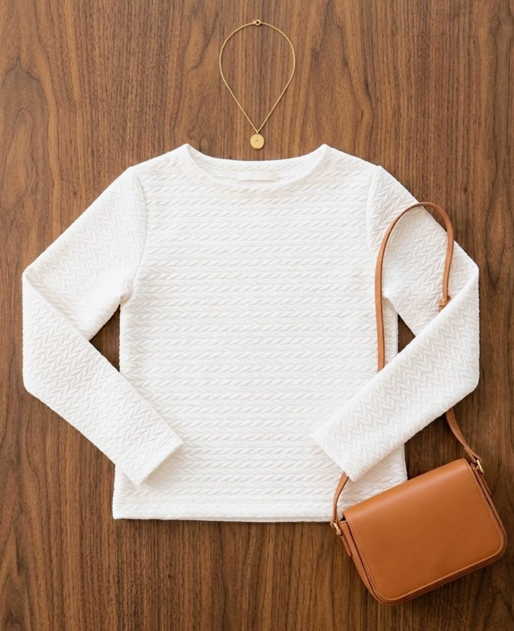 Maglia basica Cristina con qualche accessorio 