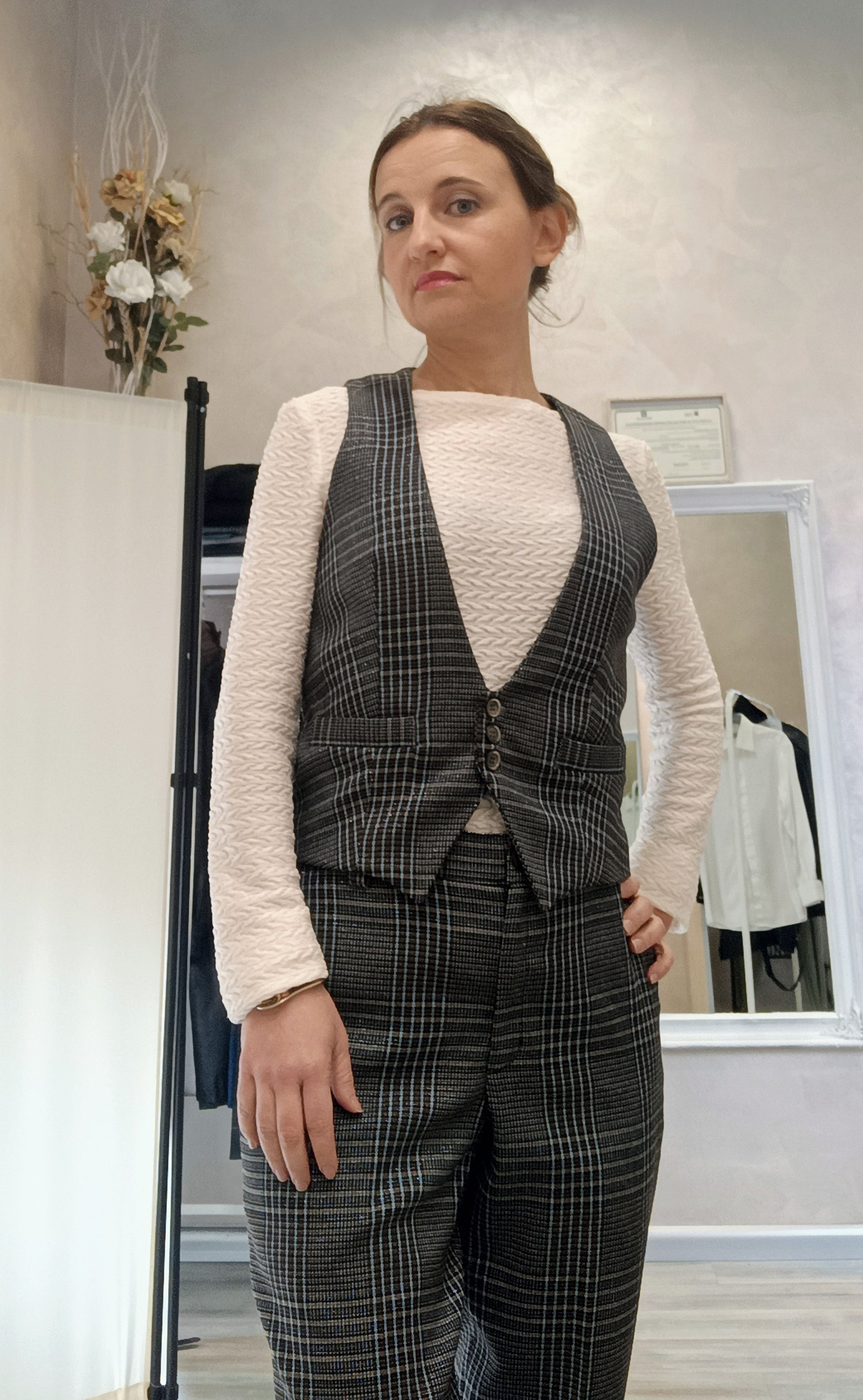 Gilet elegante in lana e viscosa a quadri, fatto a mano in Italia