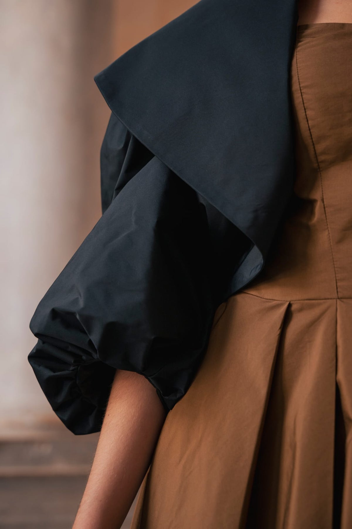 Giacca Bolero Sartoriale Nera in Taffetà di Seta