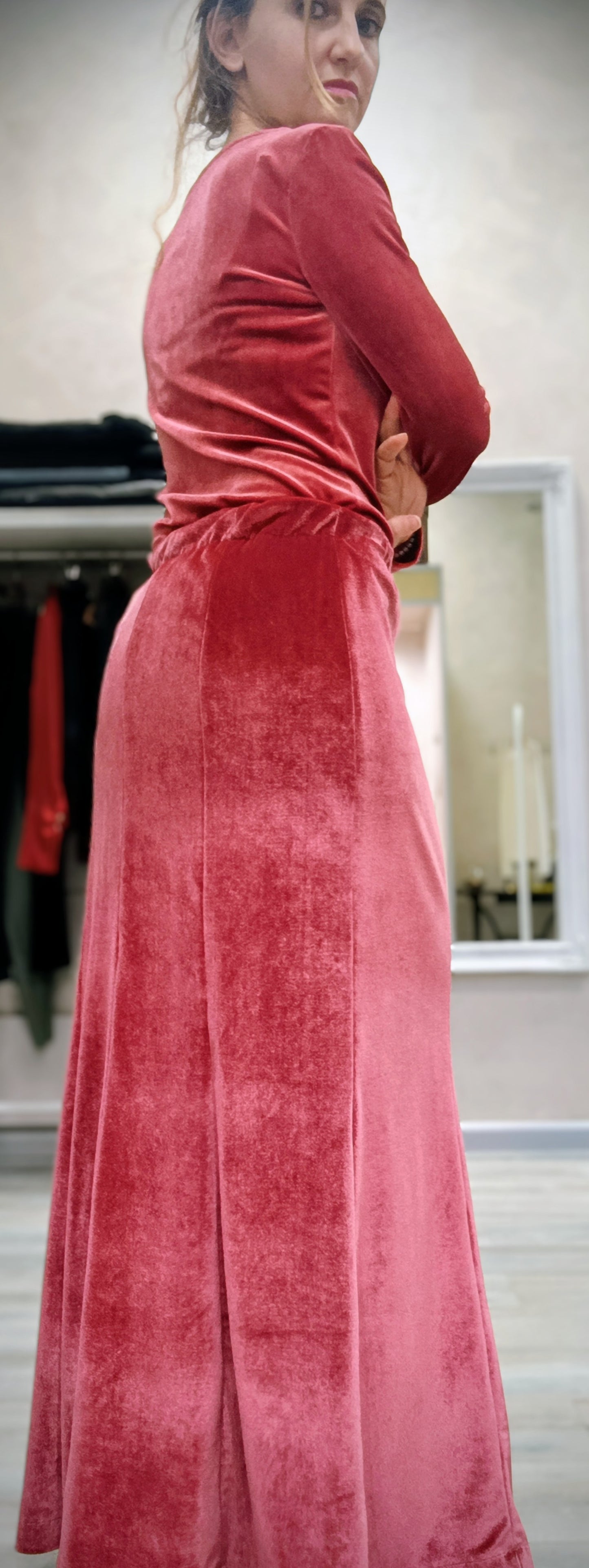 Gonna 8 teli svasata al fondo in velluto